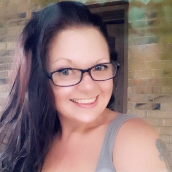 Meet your Posher, Rena - Picture 6 of 8